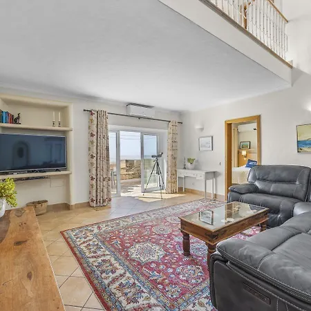 Вилла Oceanview Villa With Heated Pool
